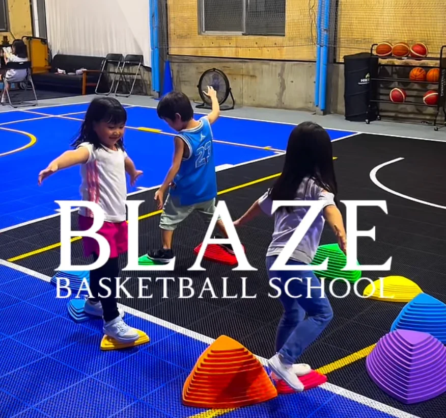 KIDS CLASS（キッズクラス）の子どもたちが楽しく体を動かしている様子